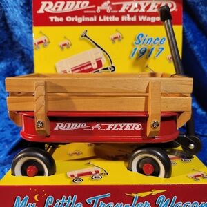 Radio Flyer Little Traveler Wagon